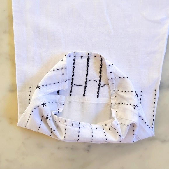 Linen/Rayon High-Waisted White w/Black Embroidery Design Cropped Pant w/Lining. - Picture 6 of 7